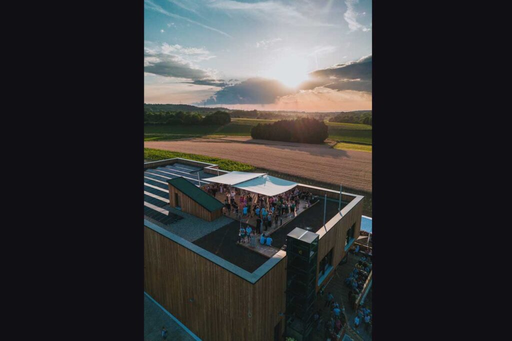 Weingut-Klenert_Eröffnung-Blick-von-oben-Dachterasse